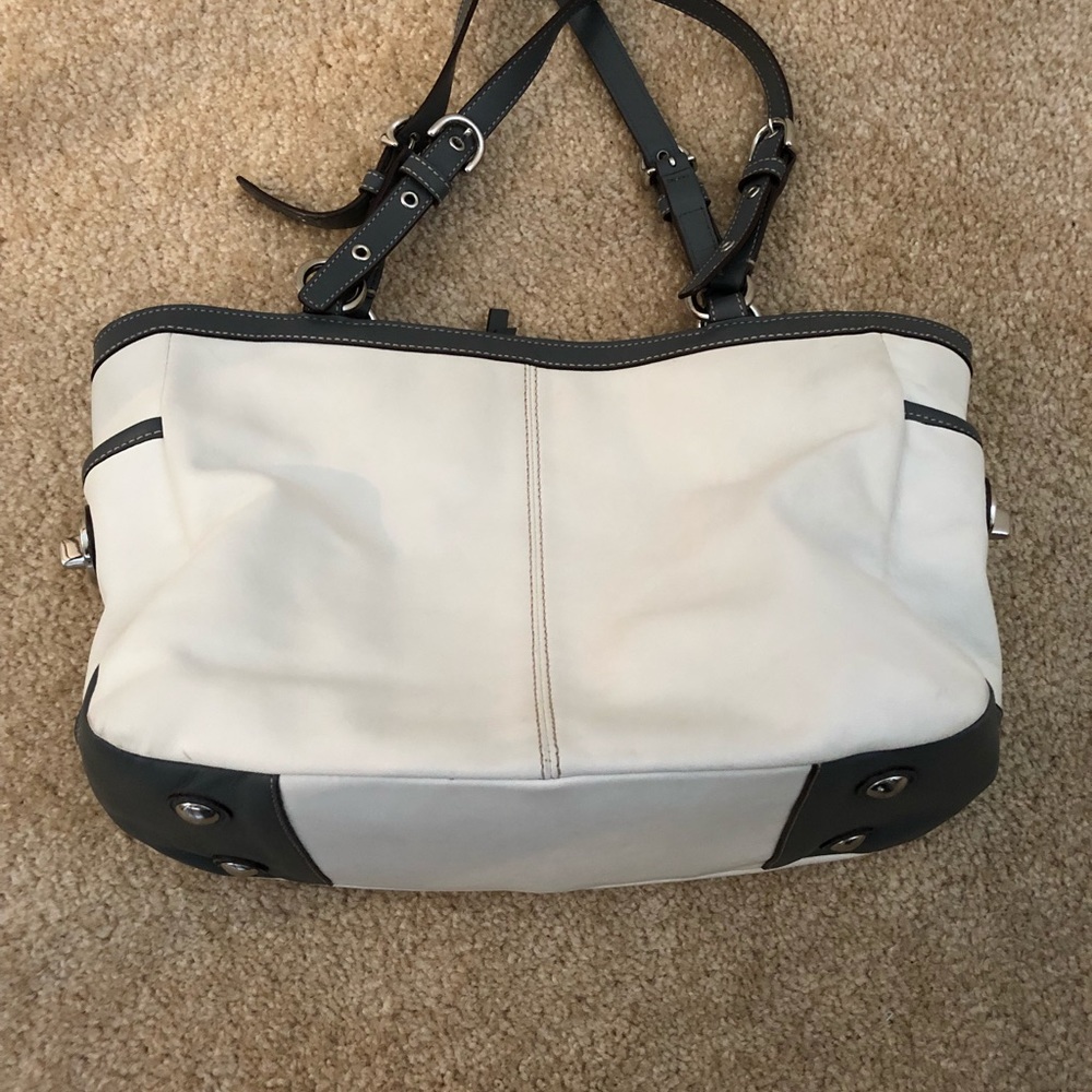 Coach purse - Picture 3 of 4